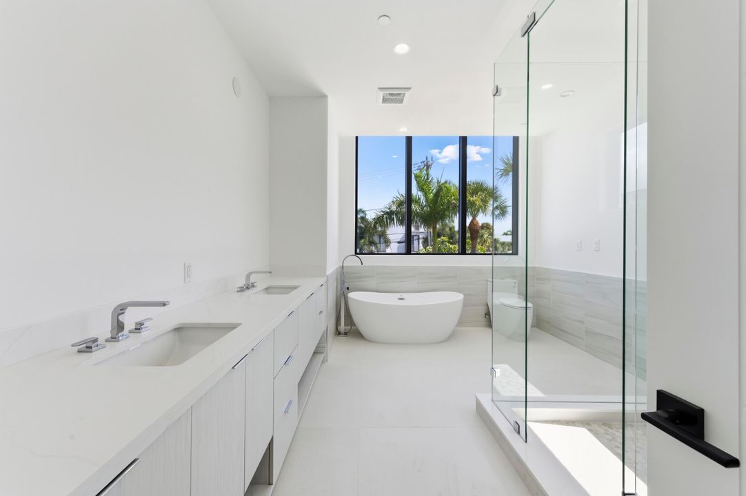 For Sale: $3,395,000 (3 beds, 3 baths, 2698 Square Feet)