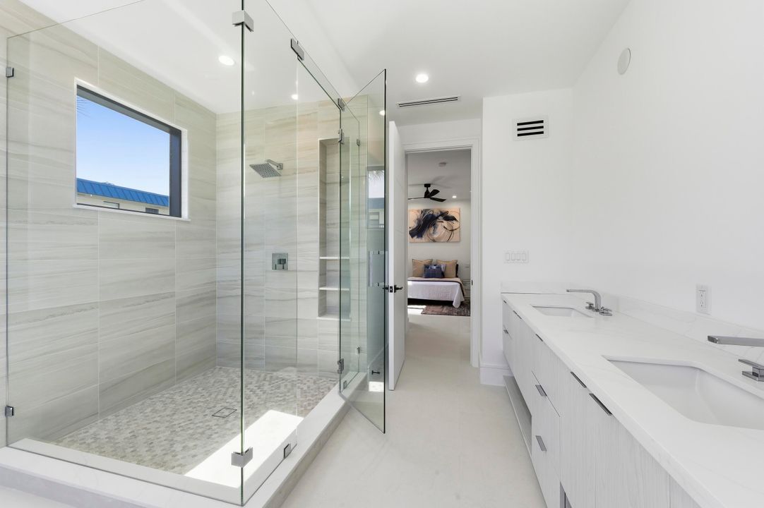 For Sale: $3,395,000 (3 beds, 3 baths, 2698 Square Feet)