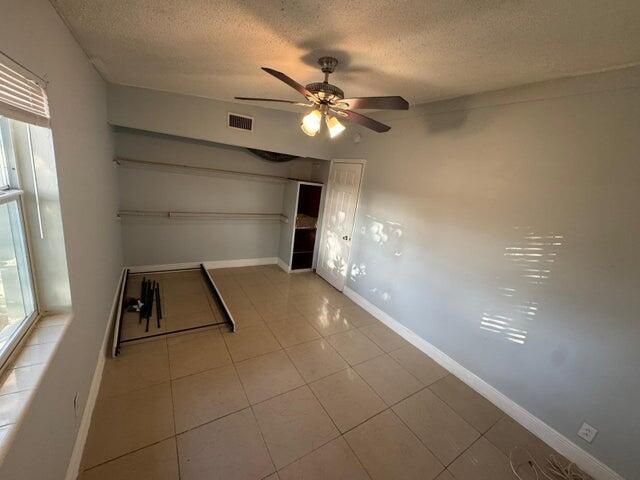 For Rent: $3,300 (4 beds, 2 baths, 1391 Square Feet)