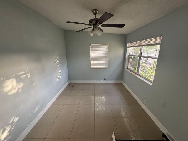 For Rent: $3,300 (4 beds, 2 baths, 1391 Square Feet)