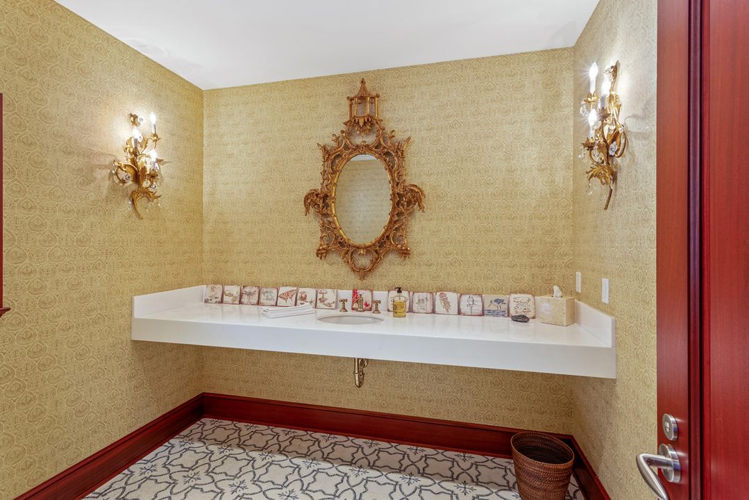 Activo con contrato: $8,900,000 (4 camas, 3 baños, 3470 Pies cuadrados)