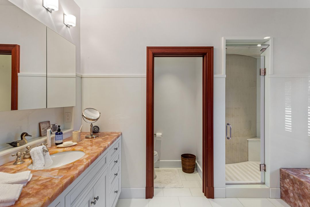 Activo con contrato: $8,900,000 (4 camas, 3 baños, 3470 Pies cuadrados)