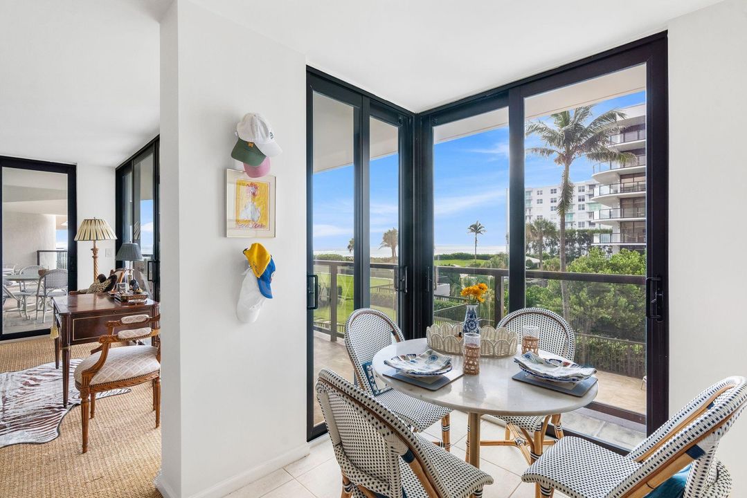 待售: $1,750,000 (3 贝兹, 2 浴室, 2230 平方英尺)