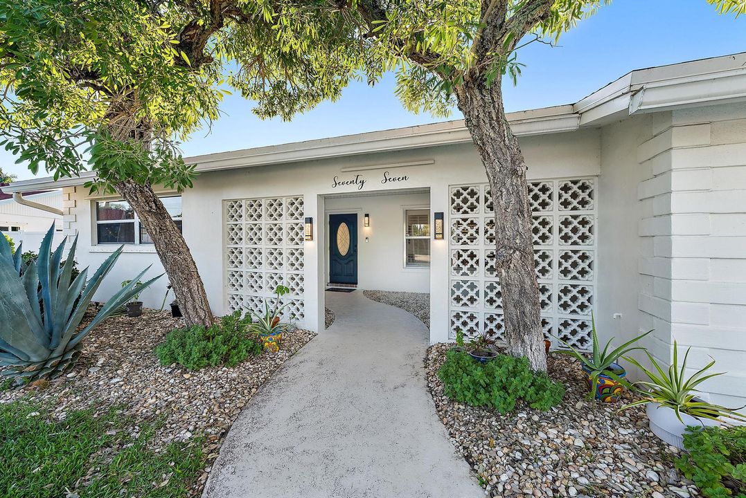 For Sale: $799,000 (3 beds, 2 baths, 1632 Square Feet)