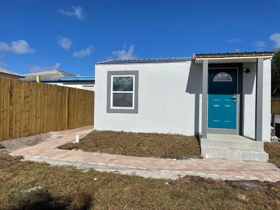 Recently Rented: $1,350 (1 beds, 1 baths, 350 Square Feet)