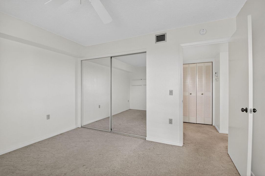 Active With Contract: $239,000 (2 beds, 2 baths, 1385 Square Feet)