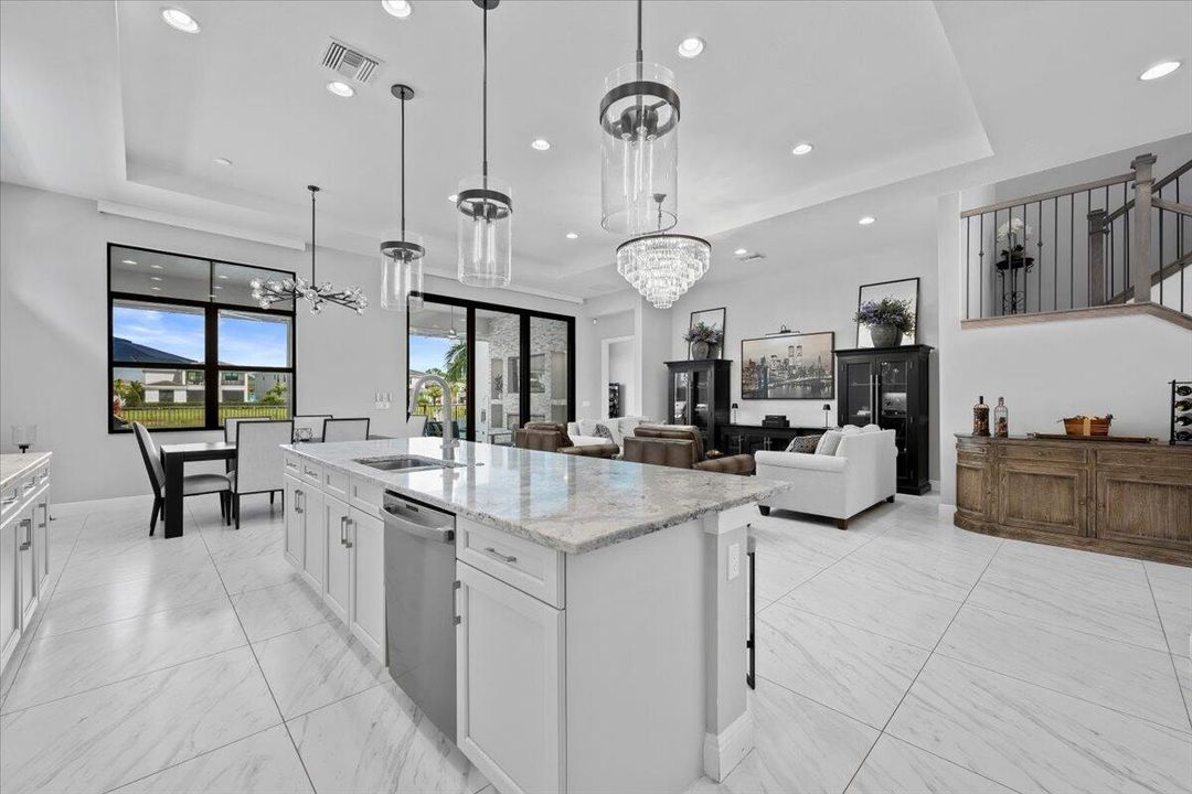 For Sale: $2,299,000 (3 beds, 3 baths, 3678 Square Feet)