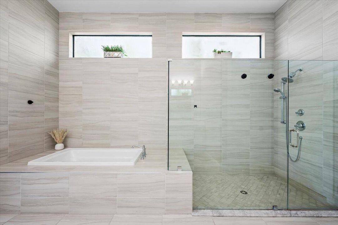 For Sale: $2,299,000 (3 beds, 3 baths, 3678 Square Feet)