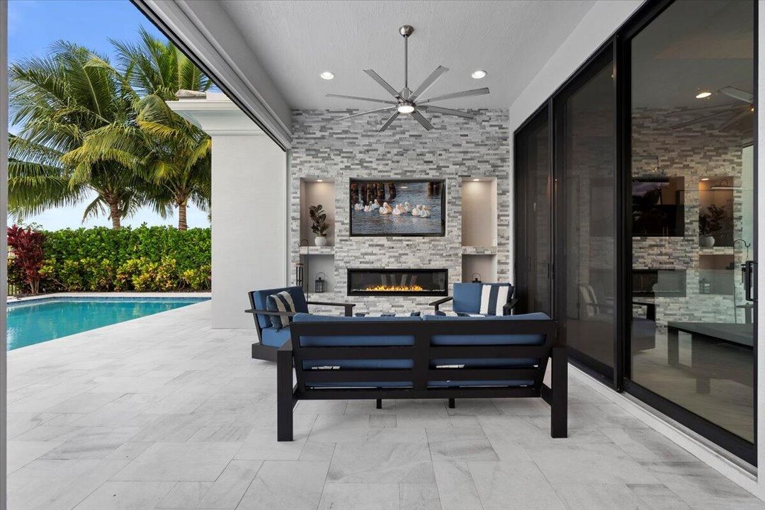 For Sale: $2,299,000 (3 beds, 3 baths, 3678 Square Feet)