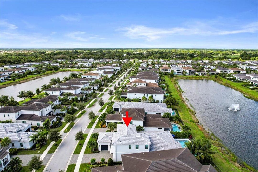 For Sale: $2,299,000 (3 beds, 3 baths, 3678 Square Feet)