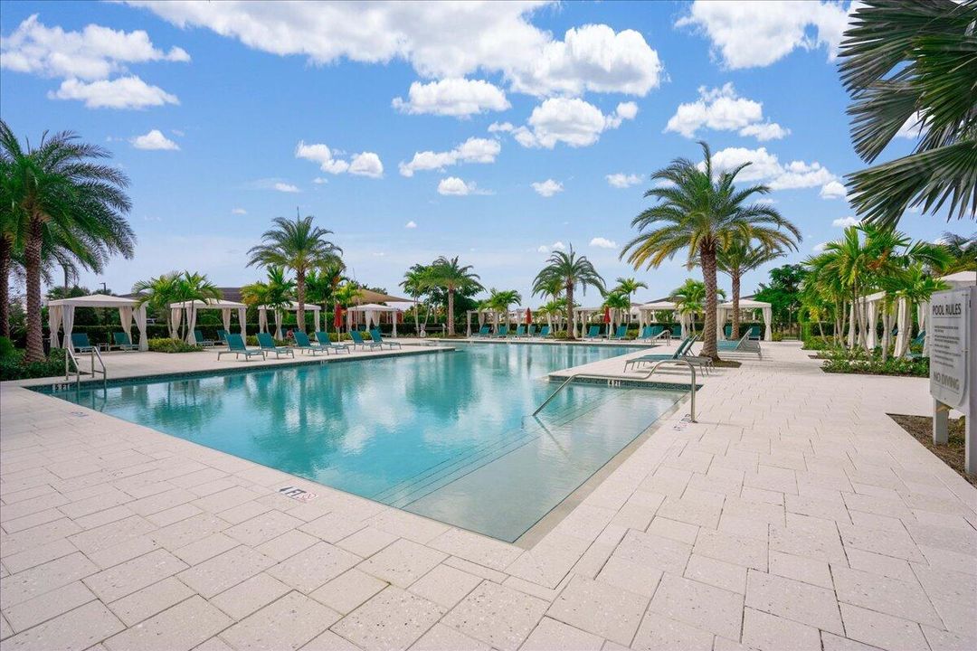 For Sale: $2,299,000 (3 beds, 3 baths, 3678 Square Feet)