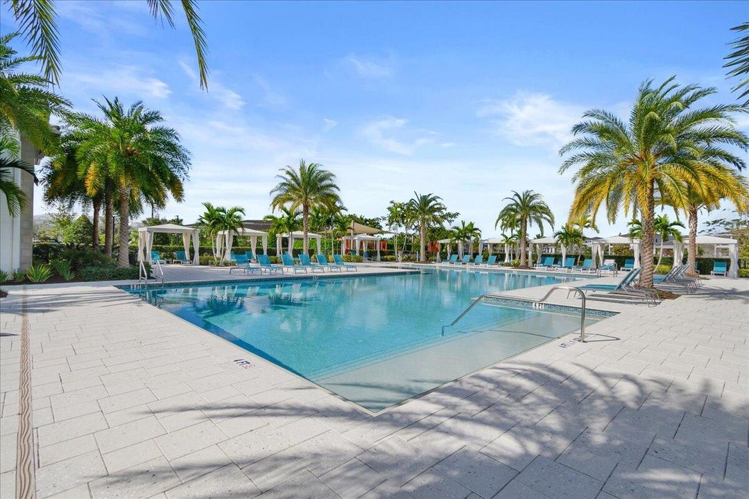 For Sale: $2,299,000 (3 beds, 3 baths, 3678 Square Feet)