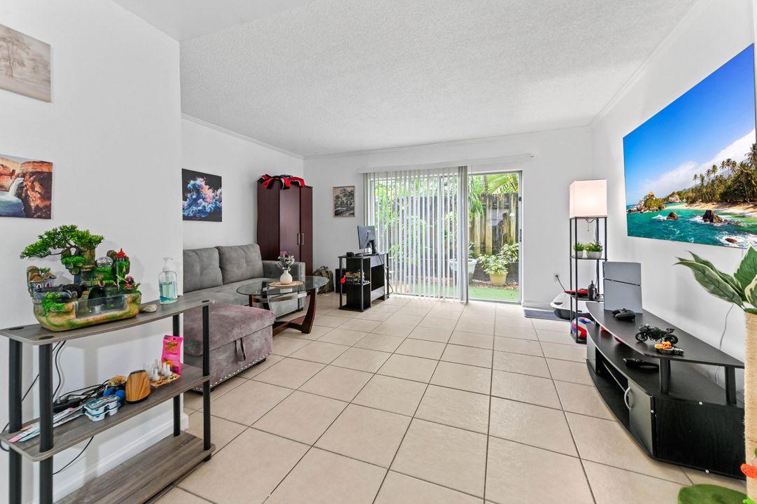 En Venta: $199,000 (2 camas, 1 baños, 1000 Pies cuadrados)