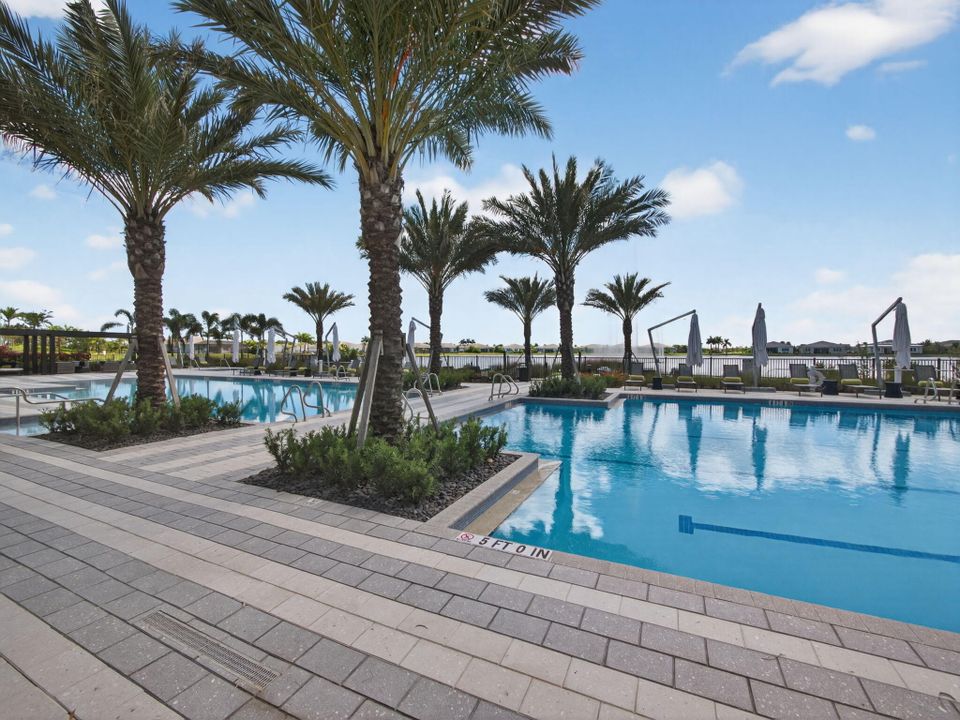 For Sale: $615,000 (2 beds, 2 baths, 2354 Square Feet)