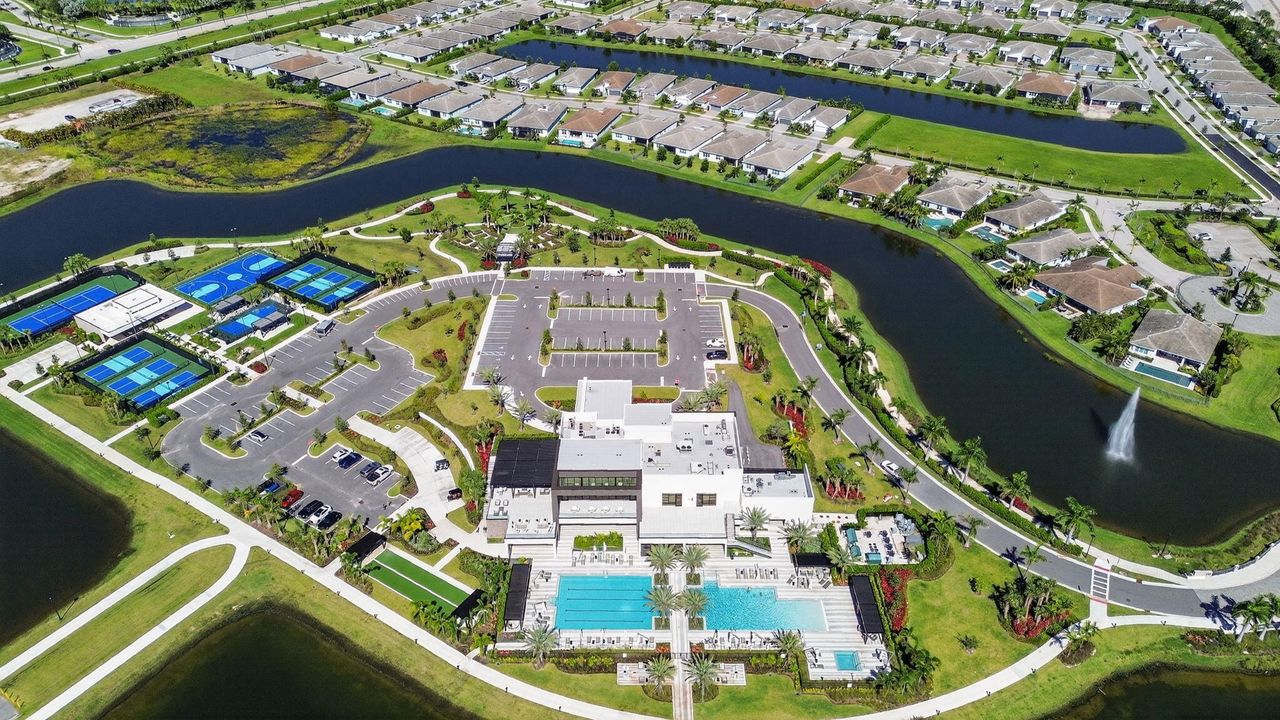 For Sale: $615,000 (2 beds, 2 baths, 2354 Square Feet)