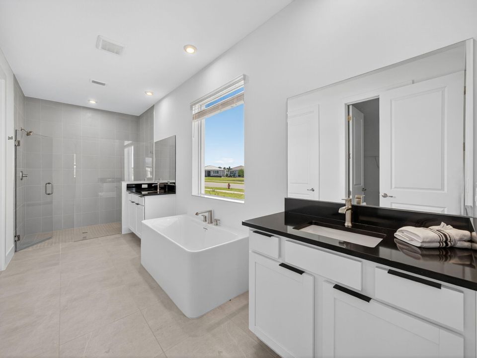 For Sale: $615,000 (2 beds, 2 baths, 2354 Square Feet)