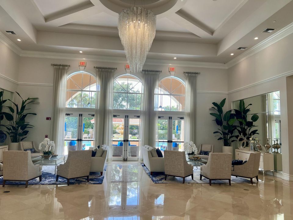 Active With Contract: $350,000 (2 beds, 2 baths, 1951 Square Feet)