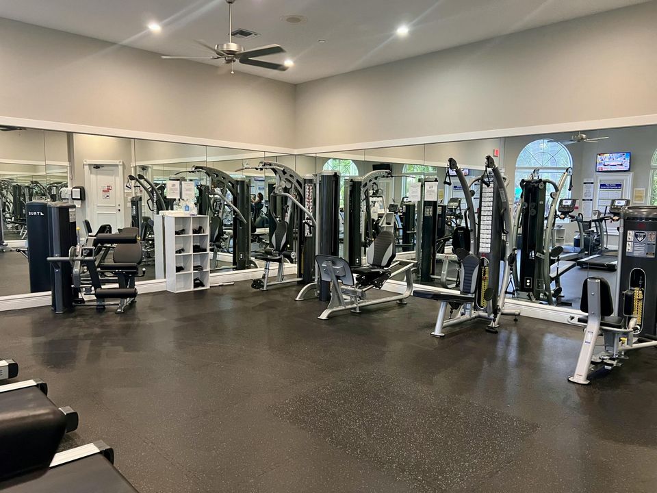 Active With Contract: $350,000 (2 beds, 2 baths, 1951 Square Feet)