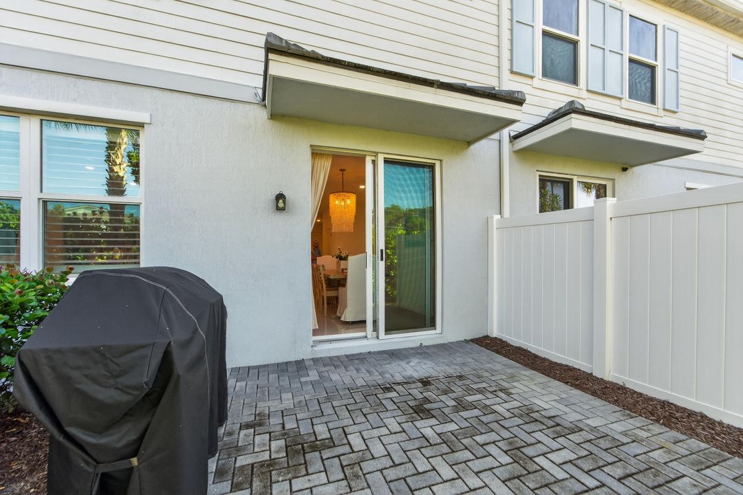 待售: $435,000 (3 贝兹, 2 浴室, 1974 平方英尺)