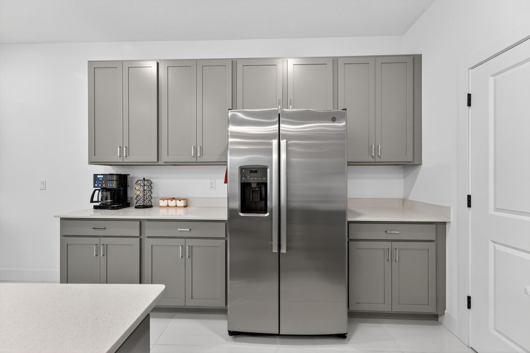 待售: $435,000 (3 贝兹, 2 浴室, 1974 平方英尺)