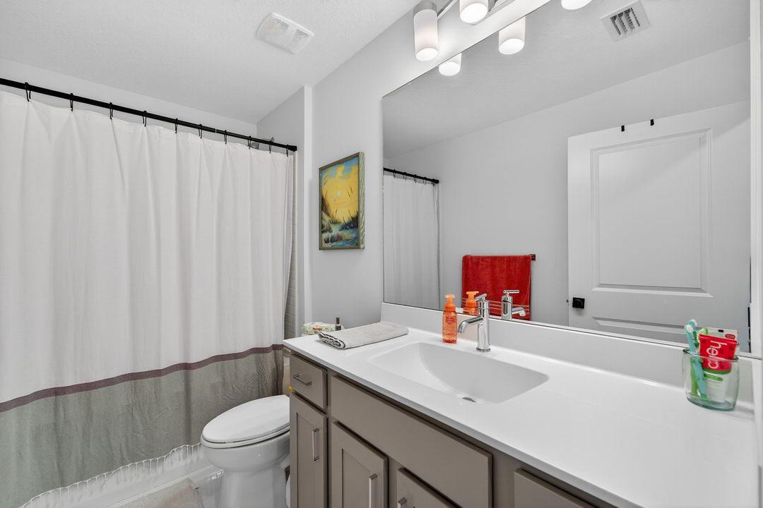 待售: $435,000 (3 贝兹, 2 浴室, 1974 平方英尺)