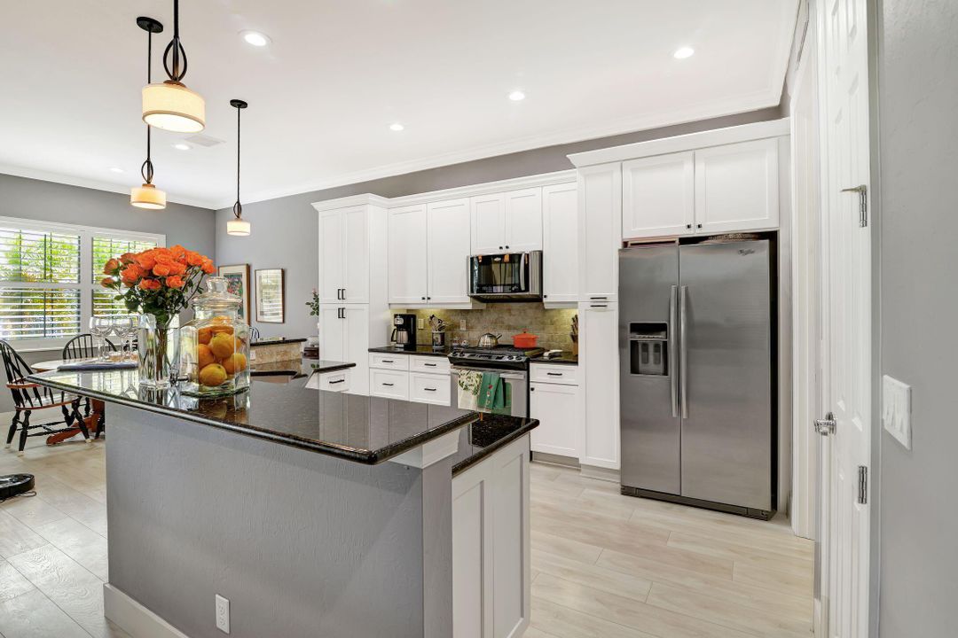 Activo con contrato: $8,500 (2 camas, 2 baños, 1840 Pies cuadrados)