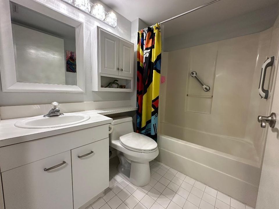 Active With Contract: $269,500 (2 beds, 2 baths, 1254 Square Feet)