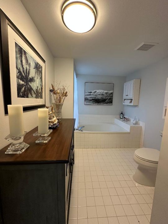 Active With Contract: $269,500 (2 beds, 2 baths, 1254 Square Feet)