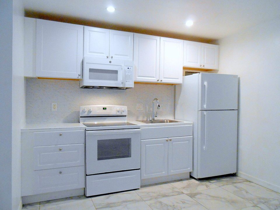 For Sale: $349,900 (0 beds, 0 baths, 1008 Square Feet)