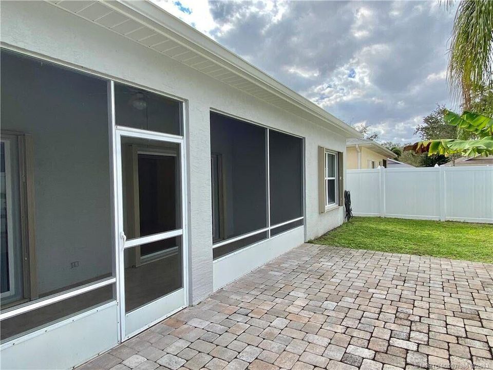 For Rent: $2,800 (3 beds, 2 baths, 1846 Square Feet)