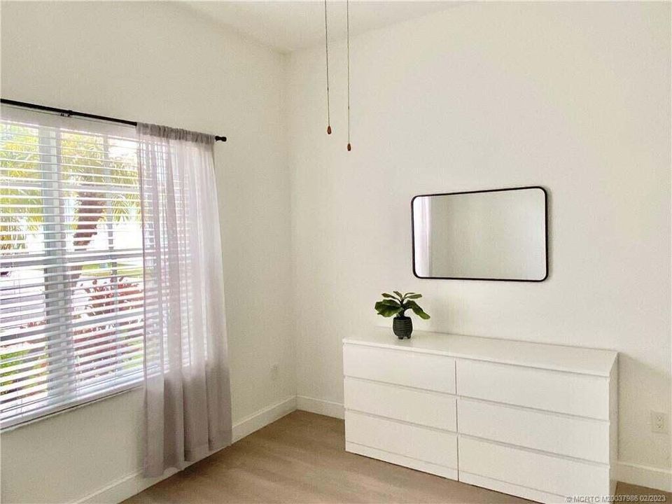 For Rent: $2,800 (3 beds, 2 baths, 1846 Square Feet)