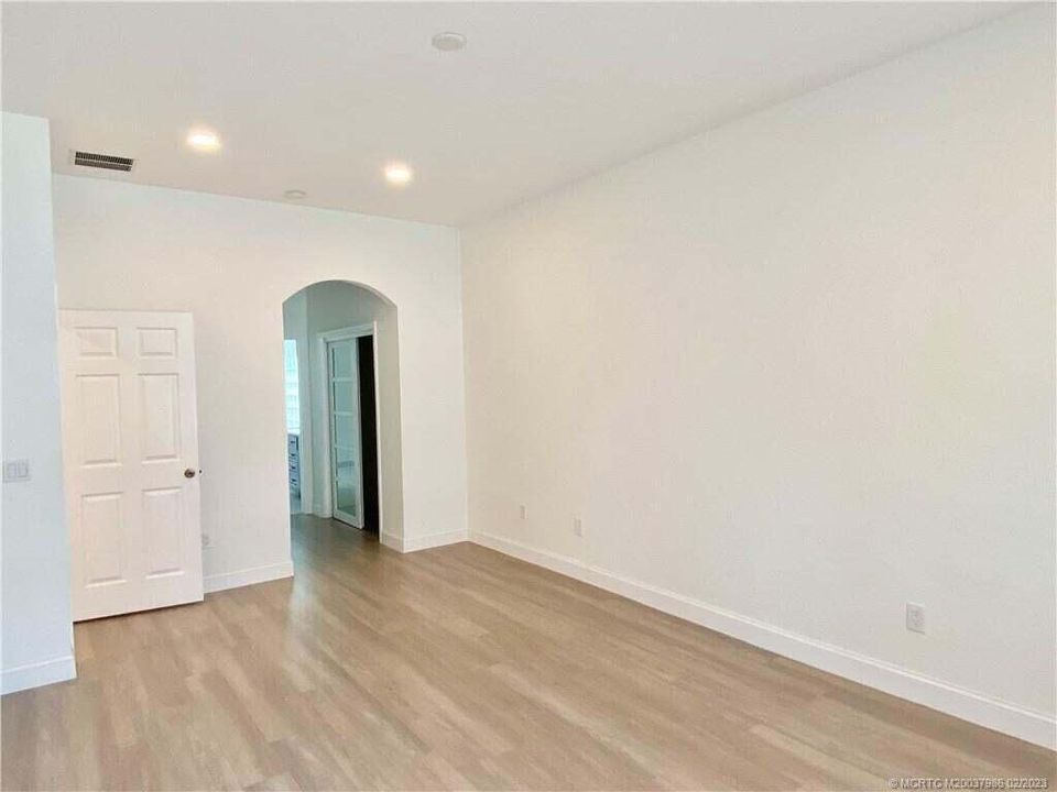 For Rent: $2,800 (3 beds, 2 baths, 1846 Square Feet)