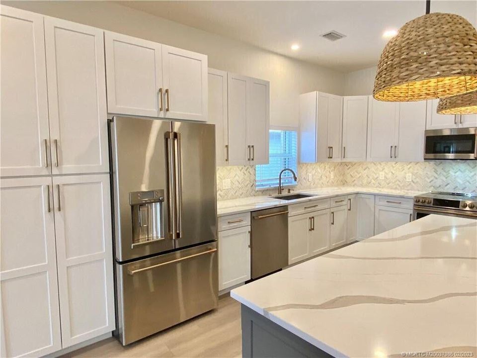 For Rent: $2,800 (3 beds, 2 baths, 1846 Square Feet)