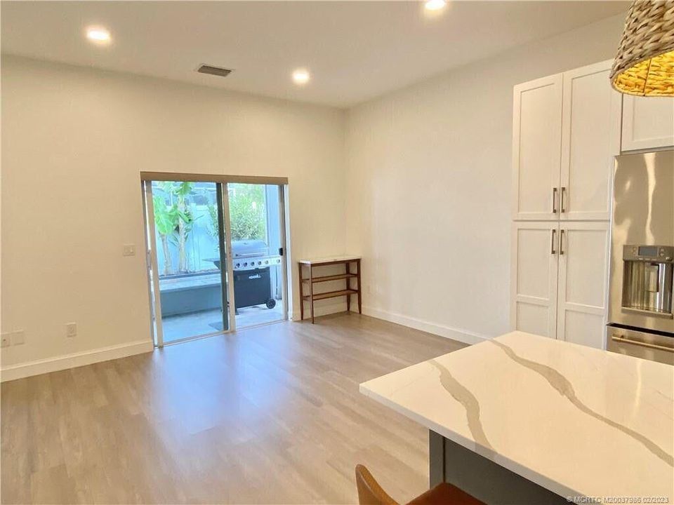 For Rent: $2,800 (3 beds, 2 baths, 1846 Square Feet)