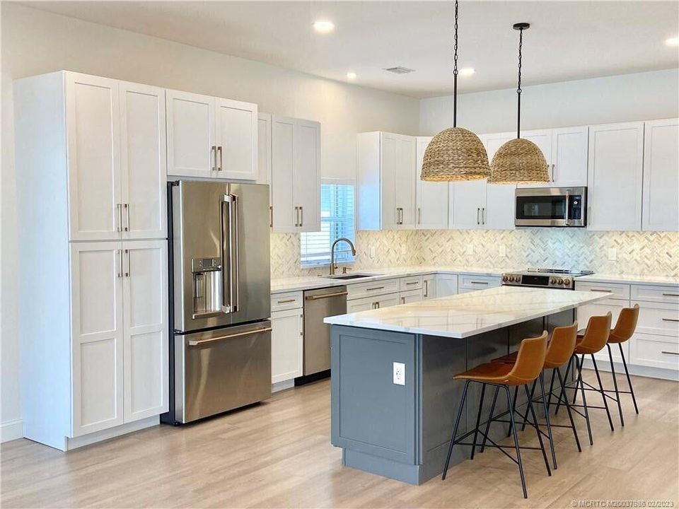 For Rent: $2,800 (3 beds, 2 baths, 1846 Square Feet)