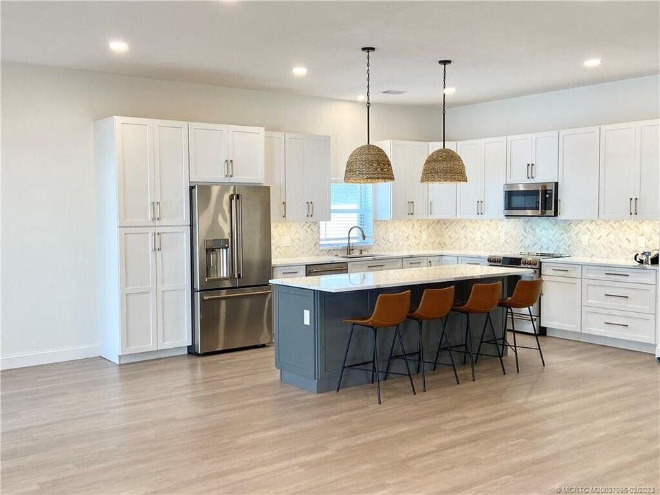 For Rent: $2,800 (3 beds, 2 baths, 1846 Square Feet)