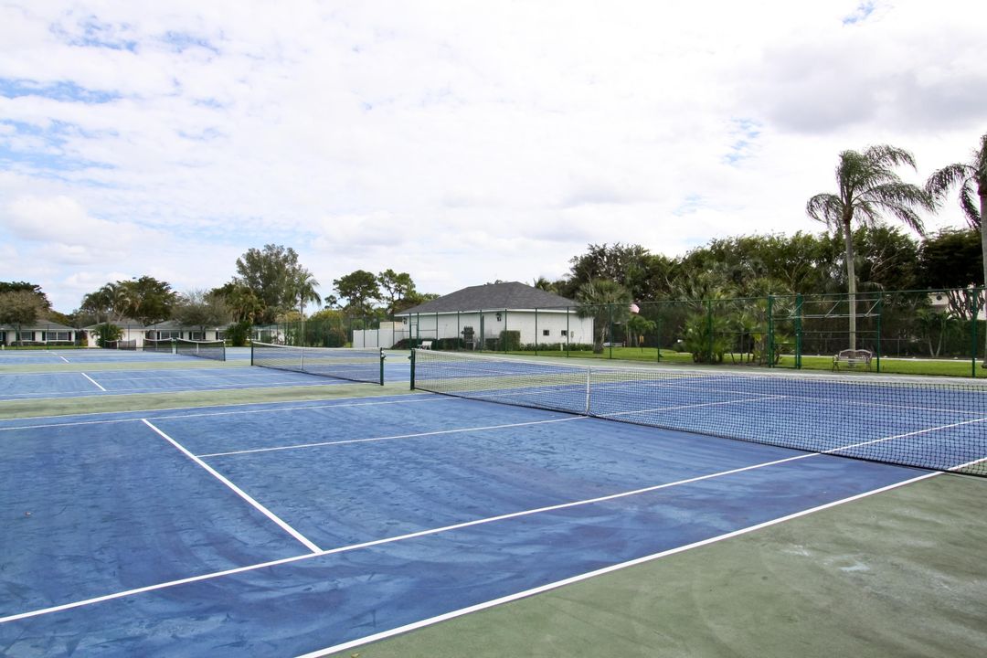 Active With Contract: $2,400 (2 beds, 2 baths, 1238 Square Feet)