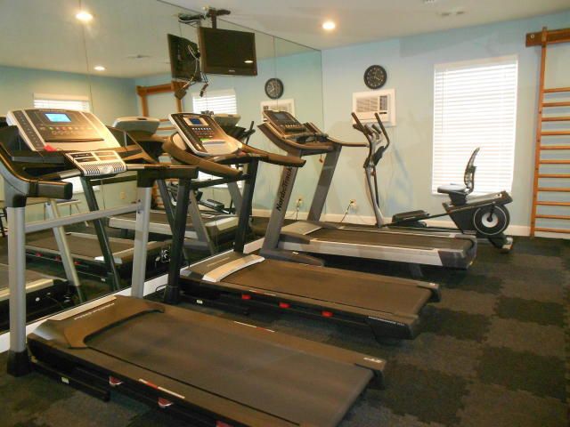 Active With Contract: $2,400 (2 beds, 2 baths, 1238 Square Feet)