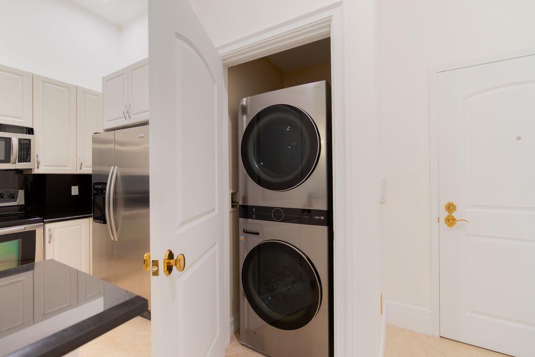 Под контрактом: $4,500 (1 спален, 1 ванн, 1020 Квадратных фут)