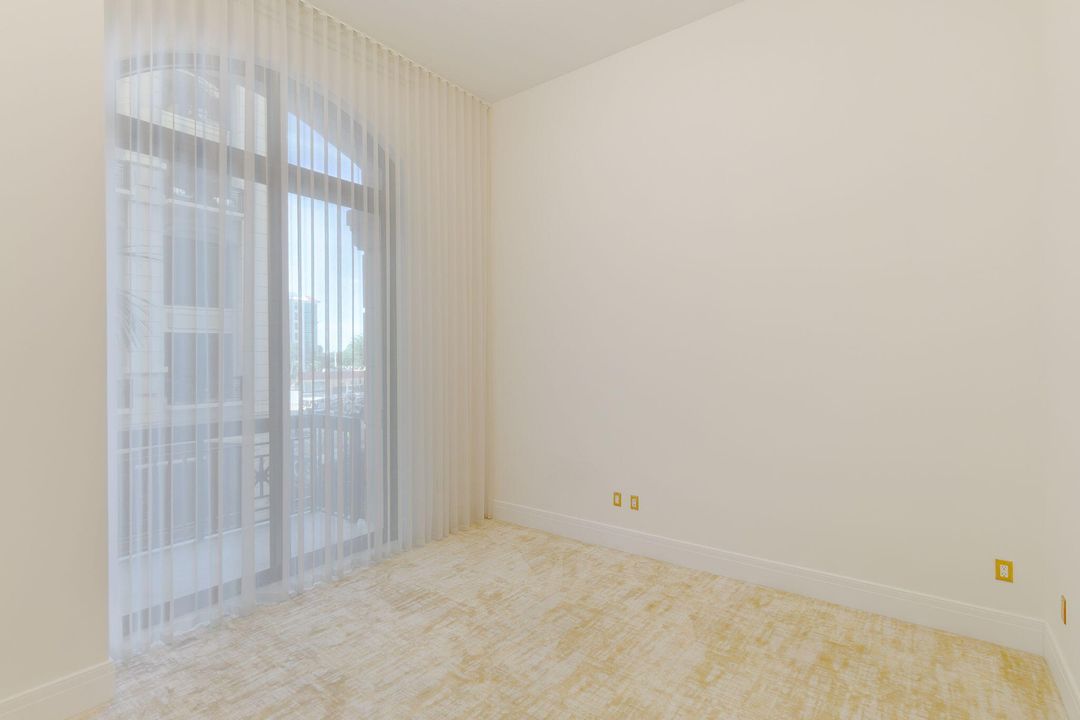 Под контрактом: $4,500 (1 спален, 1 ванн, 1020 Квадратных фут)