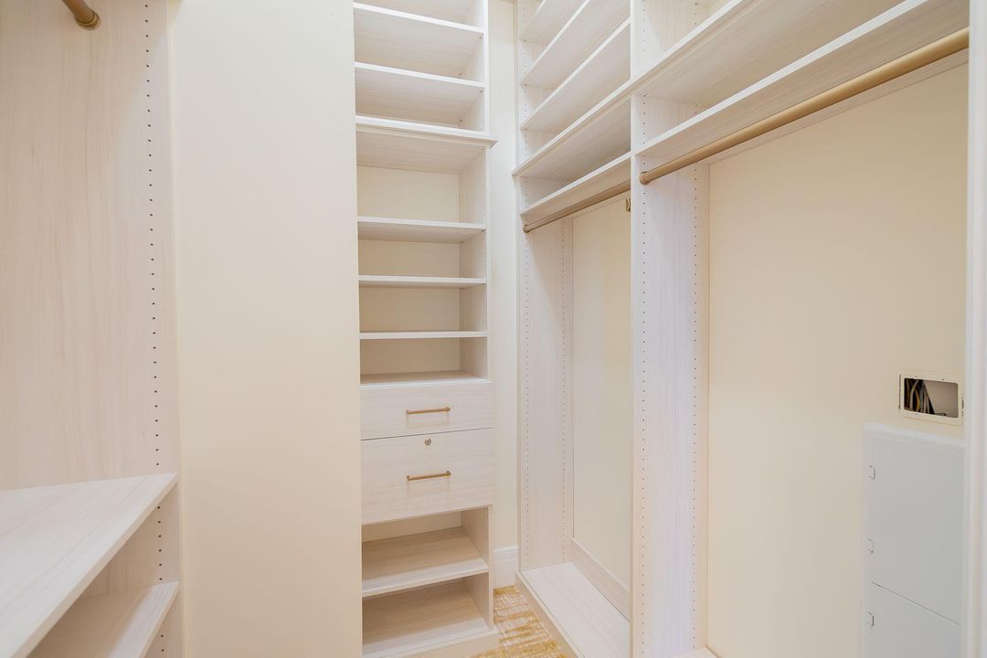 Под контрактом: $4,500 (1 спален, 1 ванн, 1020 Квадратных фут)