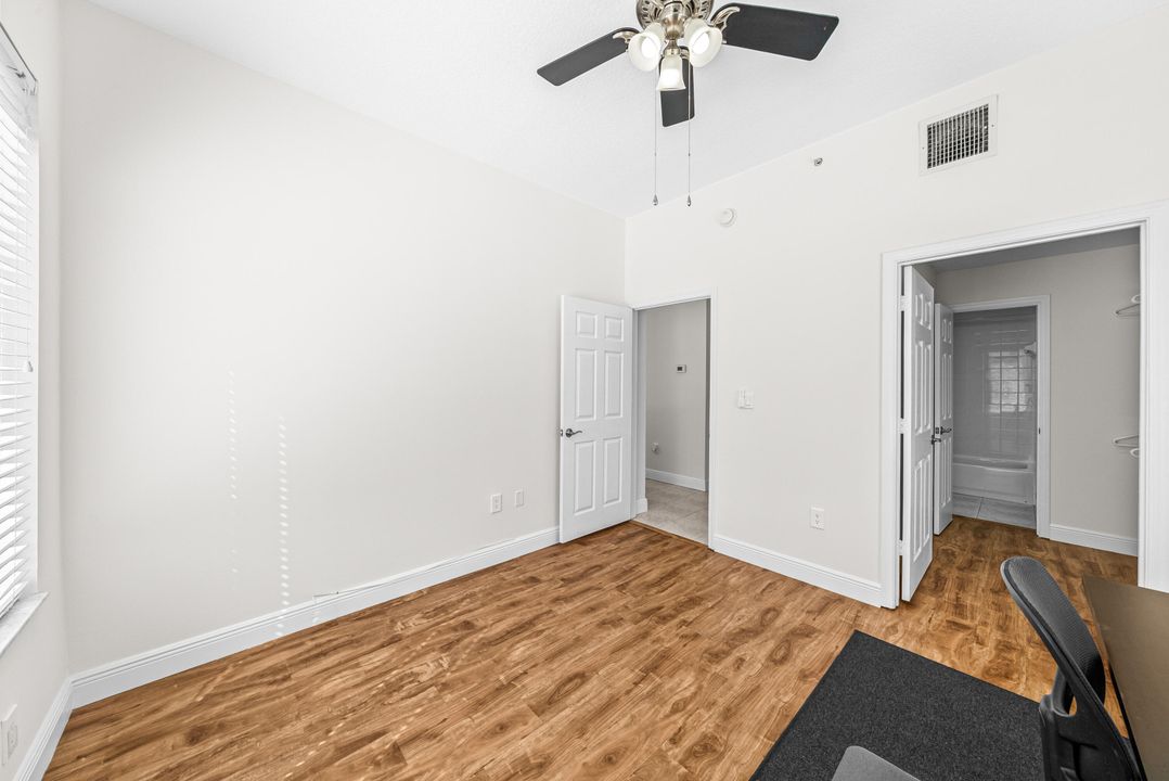 Active With Contract: $350,000 (2 beds, 2 baths, 1131 Square Feet)