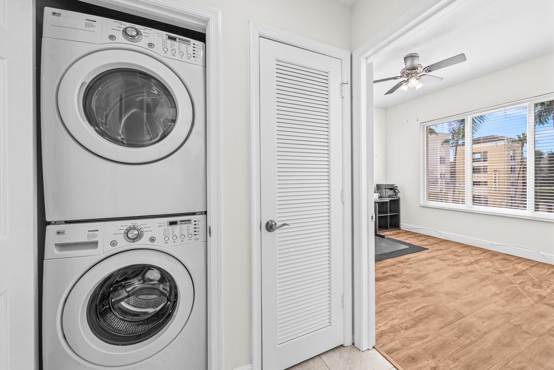 Active With Contract: $350,000 (2 beds, 2 baths, 1131 Square Feet)