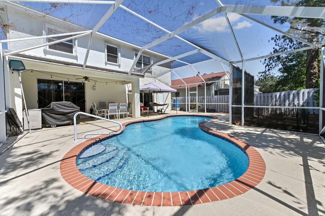 Active With Contract: $599,900 (5 beds, 3 baths, 2372 Square Feet)