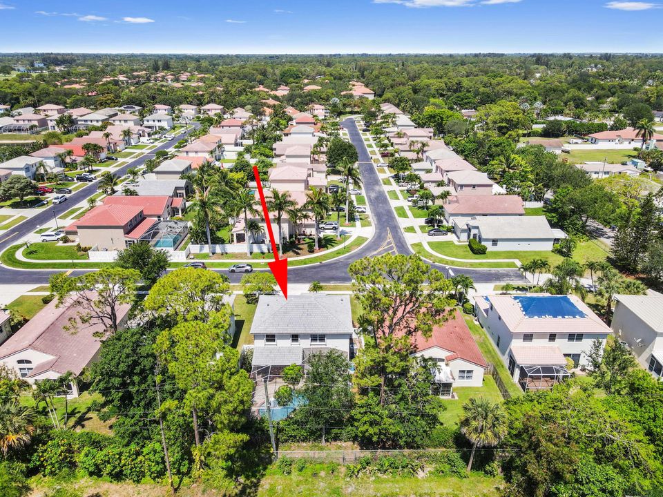 Active With Contract: $599,900 (5 beds, 3 baths, 2372 Square Feet)