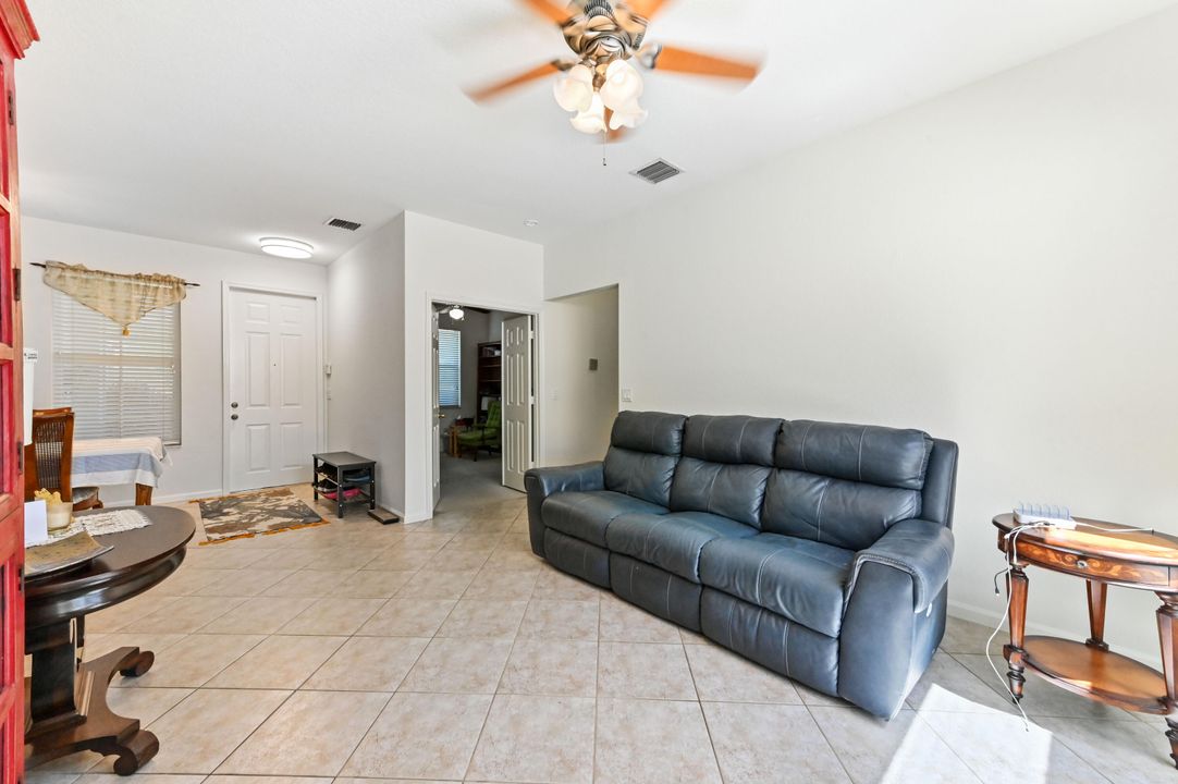 Active With Contract: $599,900 (5 beds, 3 baths, 2372 Square Feet)