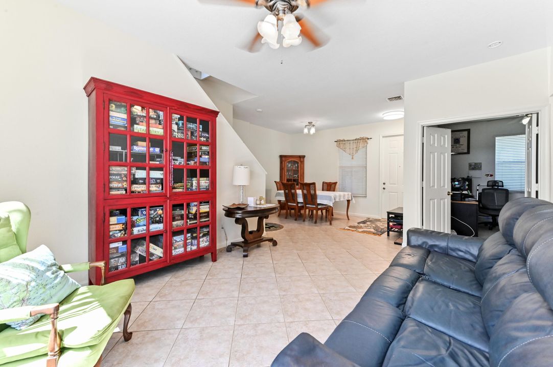 Active With Contract: $599,900 (5 beds, 3 baths, 2372 Square Feet)