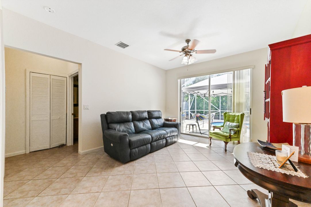 Active With Contract: $599,900 (5 beds, 3 baths, 2372 Square Feet)