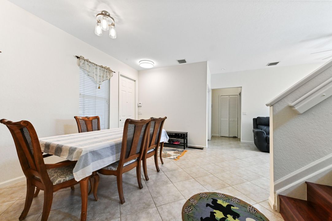 Active With Contract: $599,900 (5 beds, 3 baths, 2372 Square Feet)