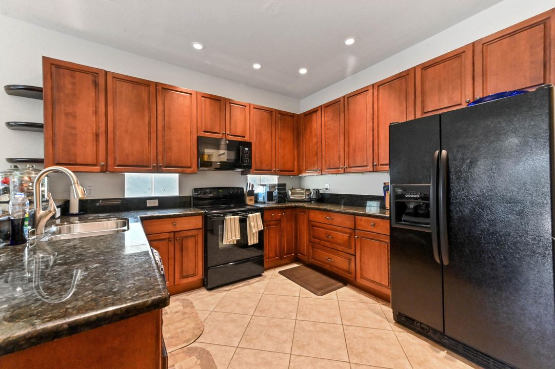 Active With Contract: $599,900 (5 beds, 3 baths, 2372 Square Feet)